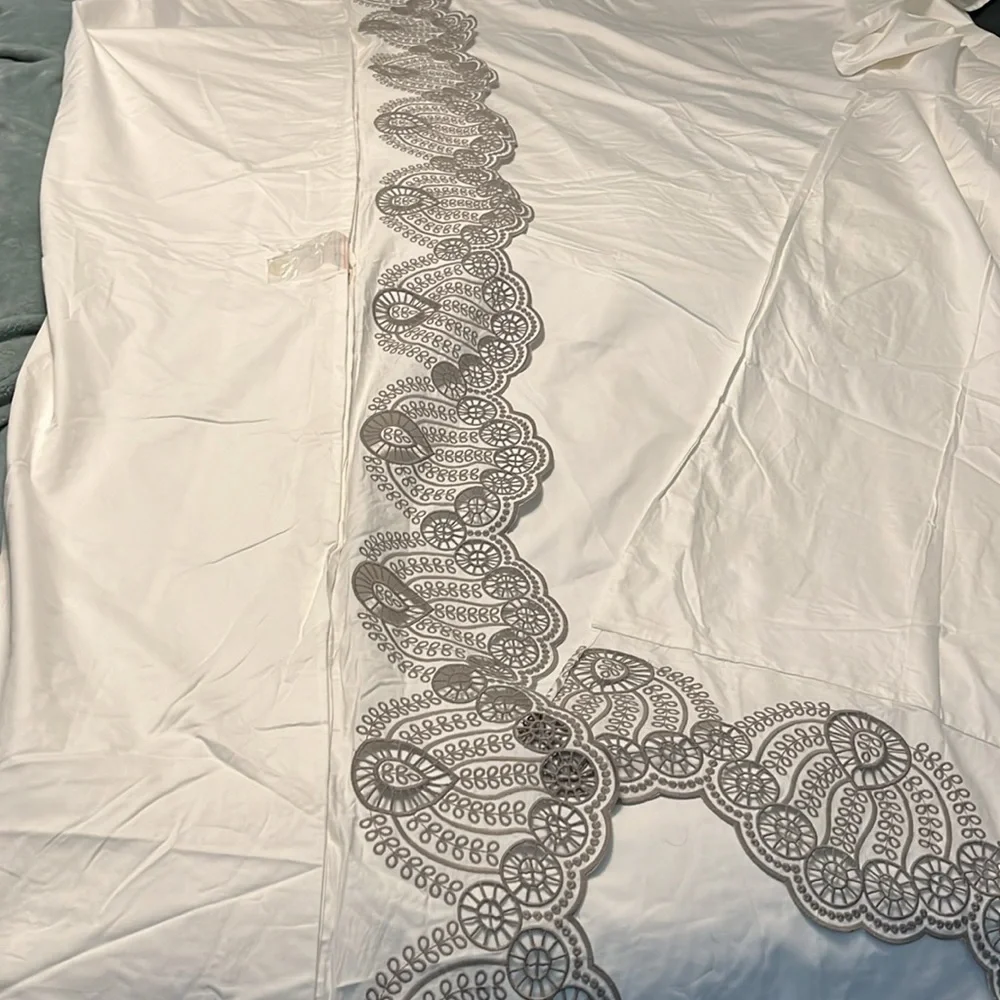 Anthropologie Eyelet Embroidered Duvet Cover Size Queen NEW